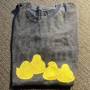 🌴Peeps graphic tshirt Easter Shirt no size tag
Saying  "Kicking with the Peeps"